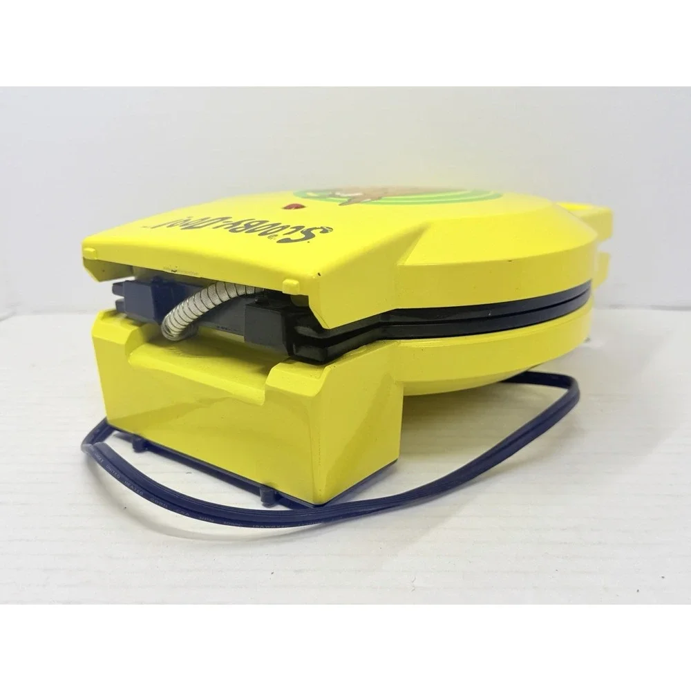 Vintage 2003 Salton Scooby-Doo Waffle Maker SD8WAF Yellow Tested Works